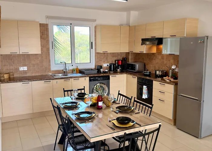 Rope And Reef 2bd Walk To Nissi And Pool