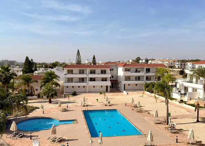 Rope And Reef 2bd Walk To Nissi And Pool