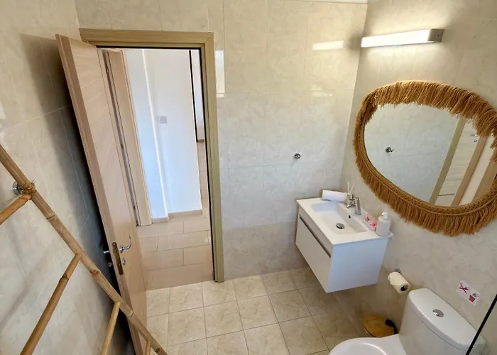 Rope And Reef 2bd Walk To Nissi And Pool