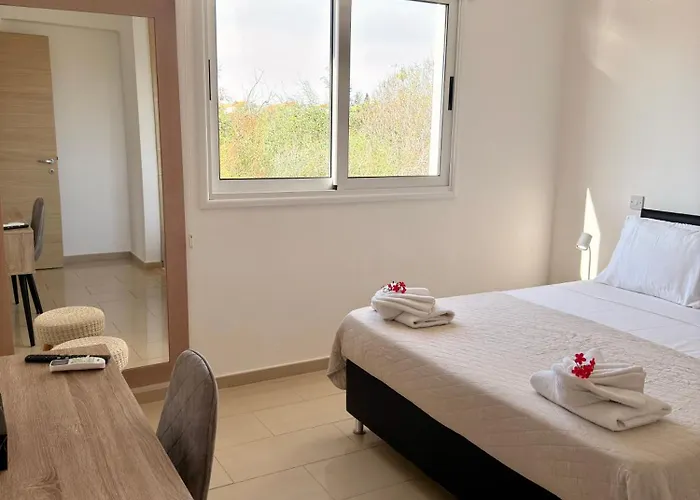 Rope And Reef 2bd Walk To Nissi And Pool