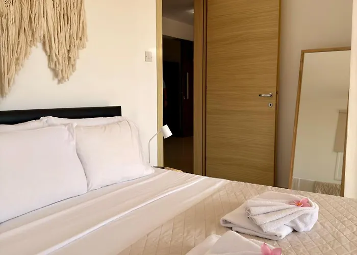 Rope And Reef 2bd Walk To Nissi And Pool Айя-Напа