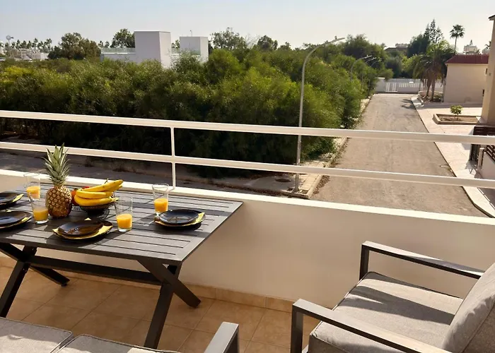 Rope And Reef 2bd Walk To Nissi And Pool Apartment