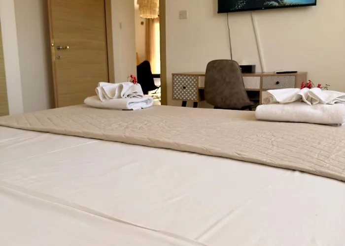 Rope And Reef 2bd Walk To Nissi And Pool Apartment *